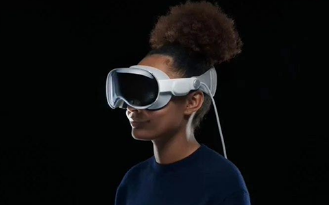 苹果Vision Pro头显高价难求：消费者为品质与未来买单