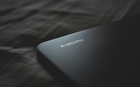 Xiaomi MIX Flip: breaking the crease puzzle, a new solution for vertical folding screen phone design