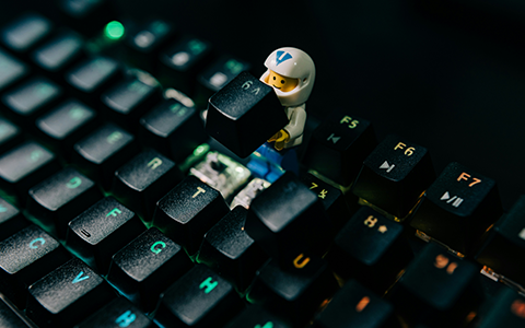 OpenAI招募软硬件协同设计工程师，与供应商合作定制AI硬件