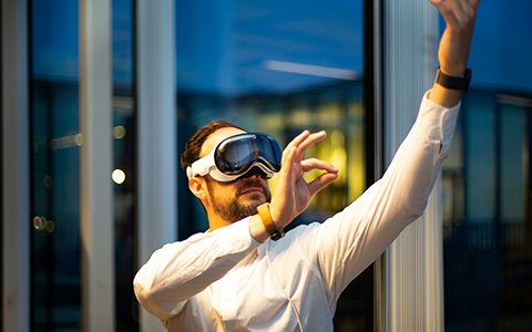 New patent for Vision Pro headset: Try new iPhones and Macs "in person".
